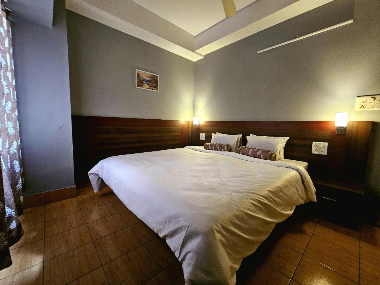 Hotel Vishal Siliguri Bagian luar foto