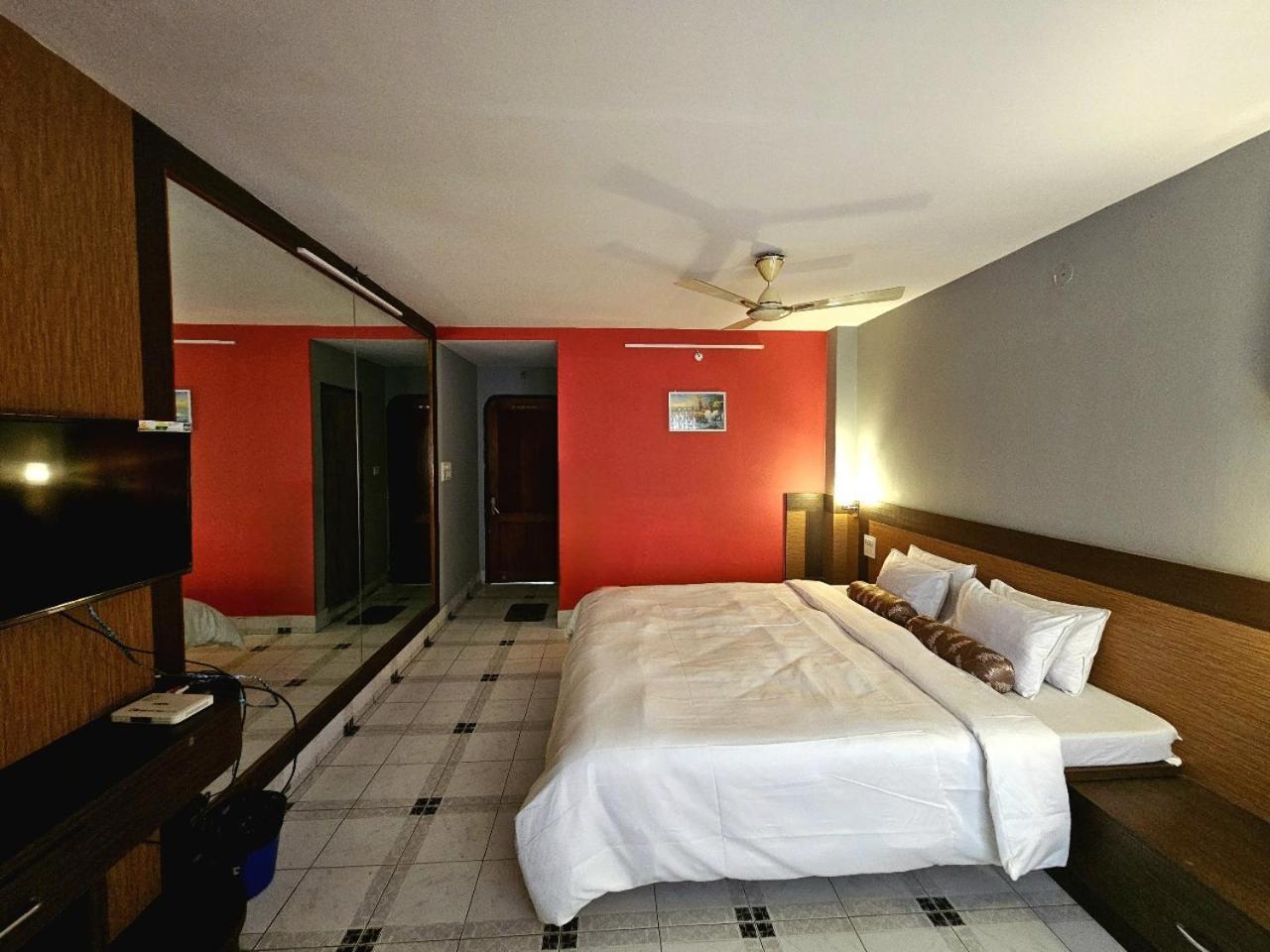Hotel Vishal Siliguri Bagian luar foto