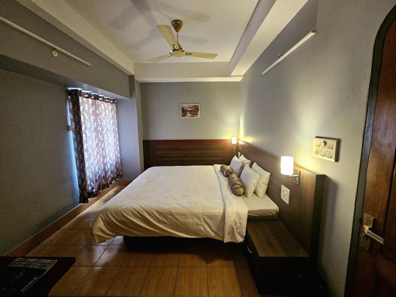 Hotel Vishal Siliguri Bagian luar foto
